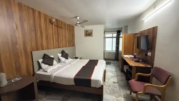 Deluxe kamer | Lakens van Egyptisch katoen, luxe beddengoed, een kluis op de kamer