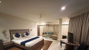 Lakens van Egyptisch katoen, luxe beddengoed, een kluis op de kamer