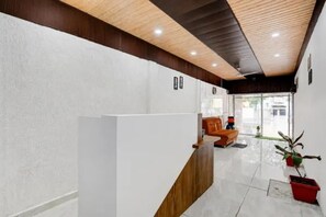 Quầy tiếp tân