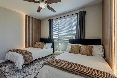 Cozy 2BR | 2 BA | Pool | Gym | Free Parking K1