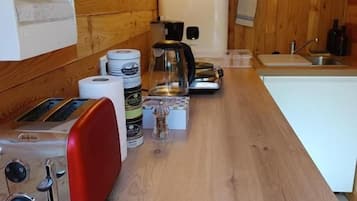 Family Chalet, Mountain View | Private kitchen