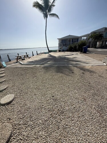 Waterfront RV lot in Venture Out Cudjoe Key, FL minutes to Blue Water & Key West