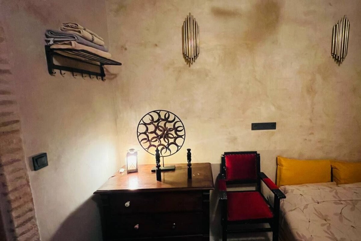 Habitació doble per a ús individual clàssica | Wifi gratuïta 
