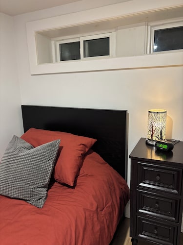 Cozy East York Suite | Private & Quiet | Close to Transit