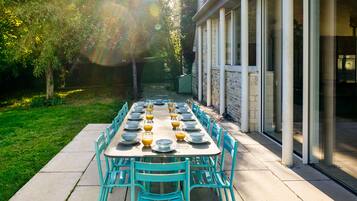 Back Garden with Patio Dining for 12