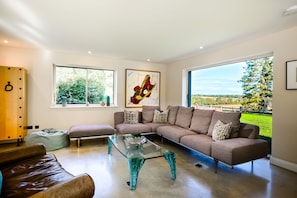 Lounge Area - Quarry Hill Farm in Bibury with Heated Pool & Spa (Bibury)