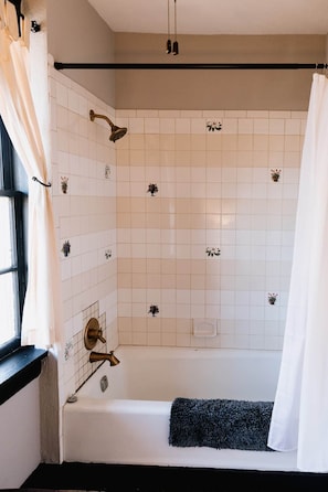 Bathroom - The Velvet Anchor | Chelsea Suite:
Bohemian Charm (Norfolk)