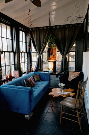 Living area - The Velvet Anchor | Chelsea Suite:
Bohemian Charm (Norfolk)