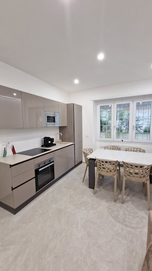 Unclassified image, 5 of 30, button - Vrbo Property (Roma)