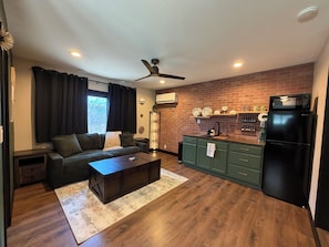 Living area - The Nook - Cozy Phoenix Stay (Phoenix)