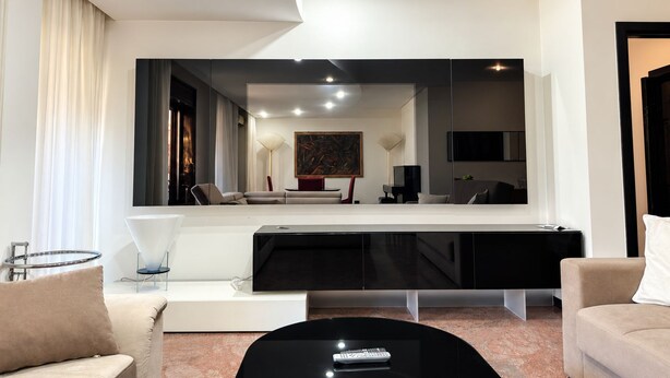 Unclassified image, 1 of 49, button - Vrbo Property (Bari)