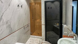 Unclassified image, 5 of 49, button - Vrbo Property (Bari)