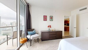 Unclassified image, 2 of 6, button - ICON Brickell High-Floor Condo, City Views, Pool & Spa (Miami)