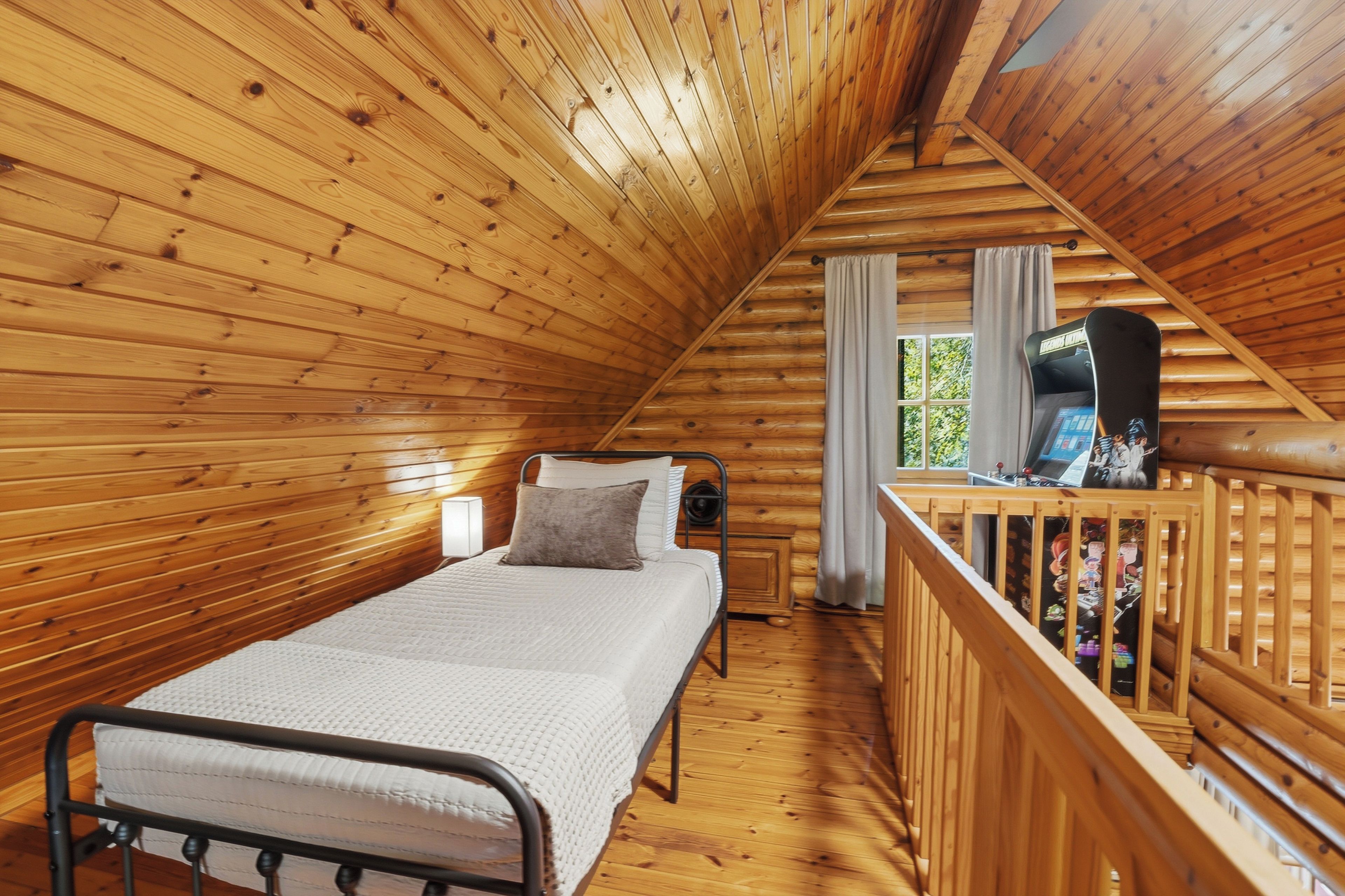 2 bedrooms, travel crib, WiFi (free), bed sheets