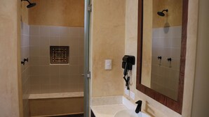 Camera Standard, 1 letto king | Bagno