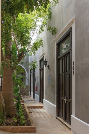 Ngoại thất