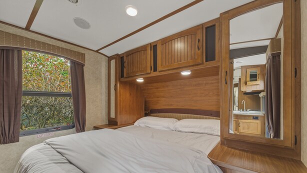 Room - Pleasants Luxury Jayco Bunkhouse (Maple Ridge)