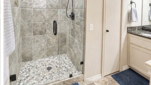 Bathroom - Quiet, serene home in Hulbert with 2 bedroom, 2 bathroom & ample living space. (Hulbert)