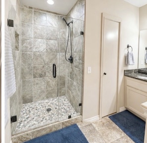 Towels, soap, toilet paper - Quiet, serene home in Hulbert with 2 bedroom, 2 bathroom & ample living space. (Hulbert)