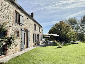 Unclassified image, 2 of 39, button - Vrbo Property (Sainte-Céronne-lès-Mortagne)