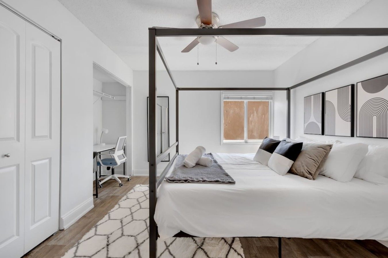 Desk, iron/ironing board, WiFi, bed sheets