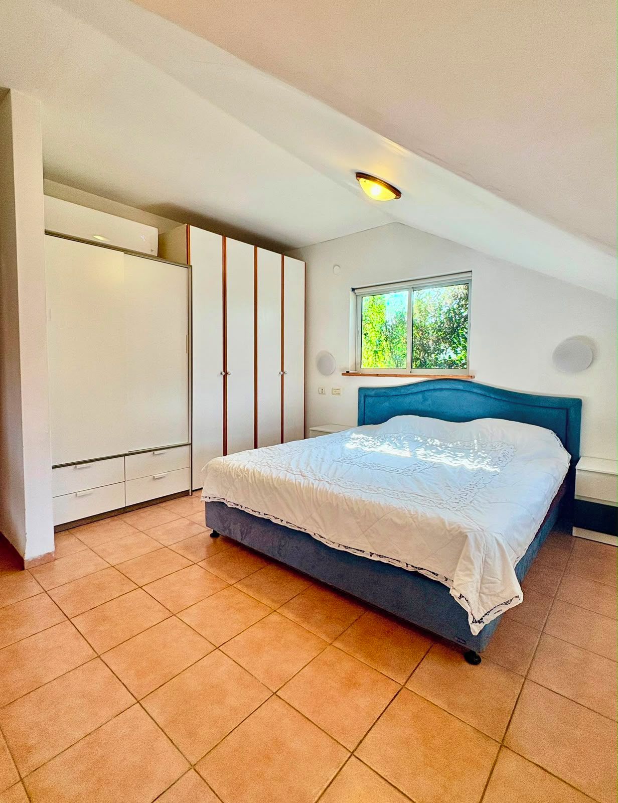 5 habitaciones, escritorio y wifi 
