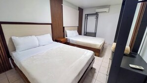 Ảnh chưa phân loại, 2 trong số 14 ảnh, nút