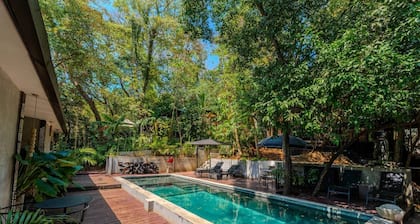 Saboga Lodge | Ocean View Master Suite