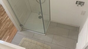 Unclassified image, 2 of 6, button - Vrbo Property (Berlin)