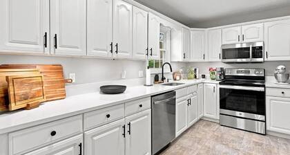 The Retreat at Dunivan Forest - 2 minutes to Liberty University & LYH Airport