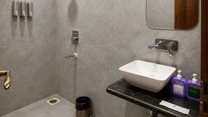 Deluxe Room | Bathroom - Shri Radha Bihari by Zenith Suites (Vrindavan)