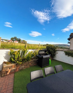 Outdoor dining - Luxury House in Pooley Bridge - Bluebell Cottage (Pooley Bridge)
