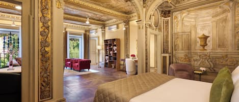 Royal Suite, City View | Interior