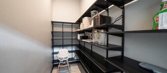 The Metta: Cowboy Pool + Sauna, Sleeps 9