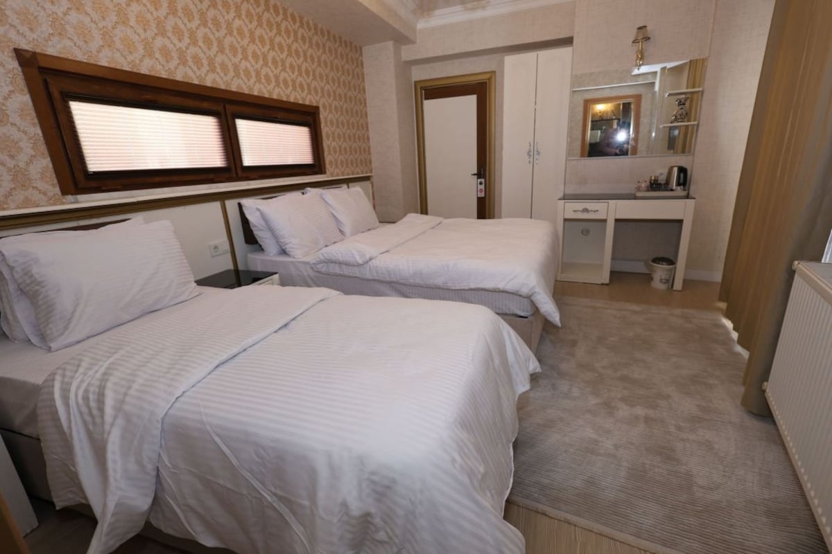 Quarto triplo conforto | Cofres nos quartos, quartos à prova de som