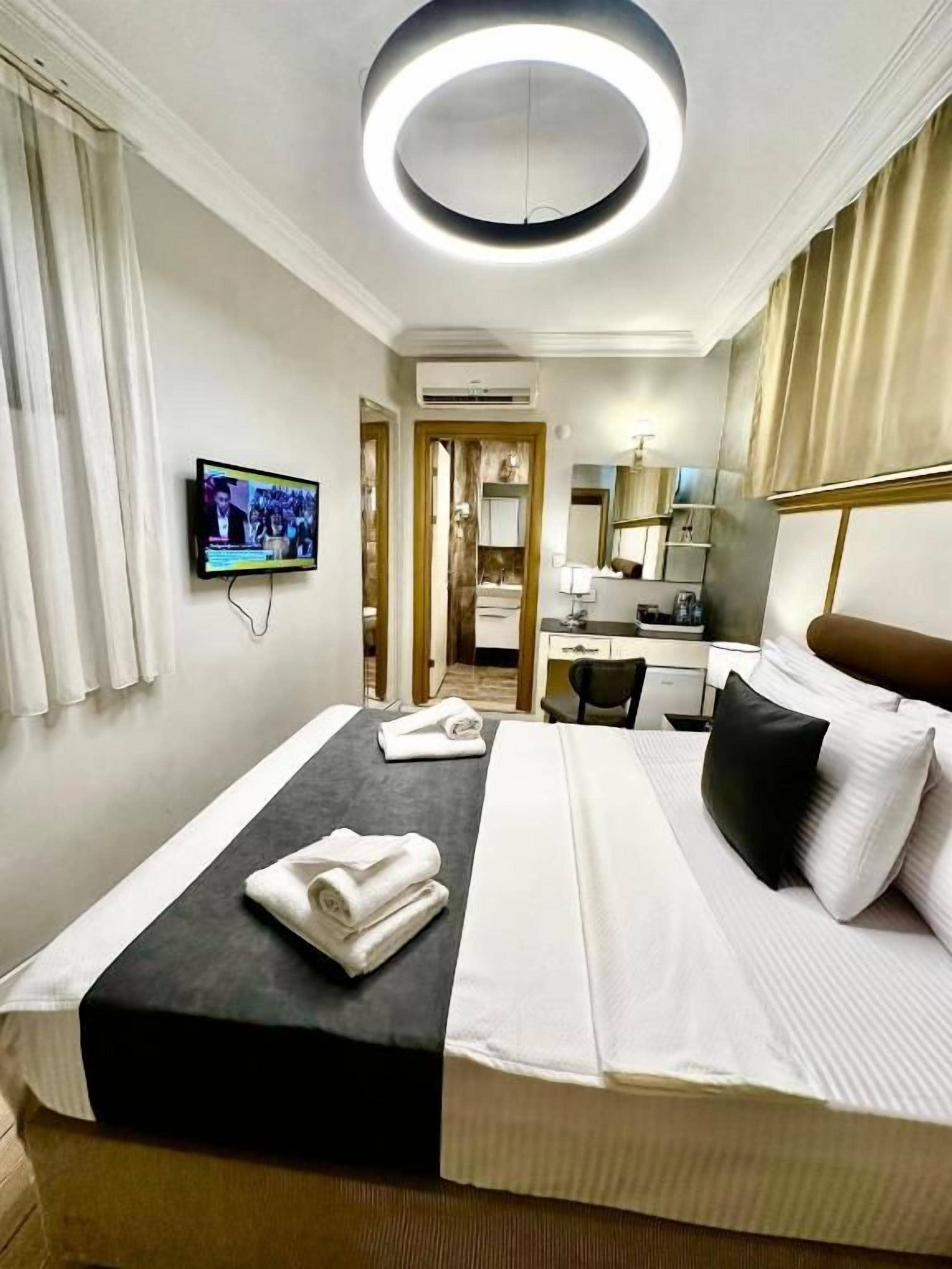 Economy-Doppelzimmer | Zimmersafe, schallisolierte Zimmer, Bügeleisen/Bügelbrett