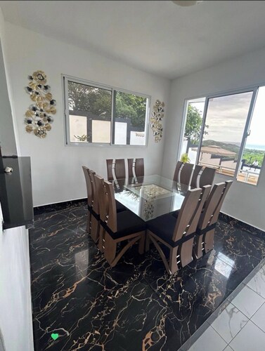 Luxurious Villa Retreat With Private Pool in Villa Vásquez