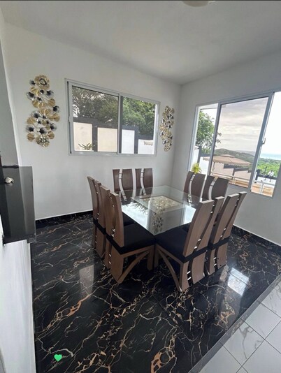 Luxurious Villa Retreat With Private Pool in Villa Vásquez