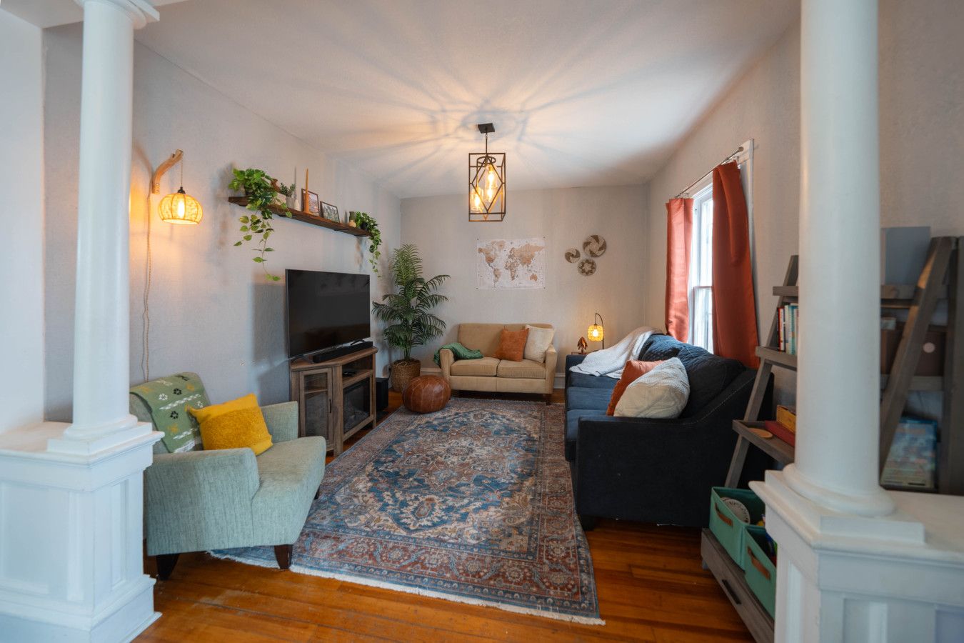 TV, fireplace