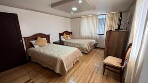 Standard Double Room, 2 Queen Beds | Free WiFi - Hotel Rocio (Riobamba)