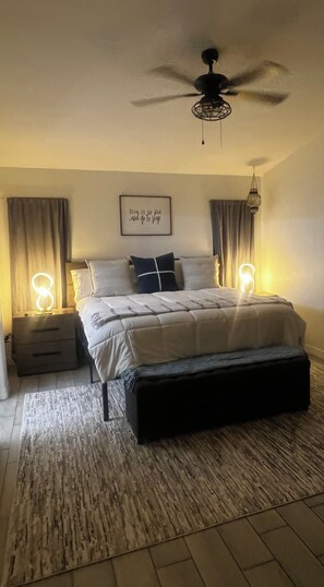 Room - Our home comfortably sleeps up to 6 guests and features 2 bedrooms+bonus room. (Avondale)