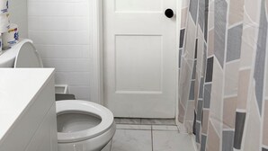 Bathroom - DC Getaway: Cozy 4BR Oasis by Metro & Airports (Arlington)