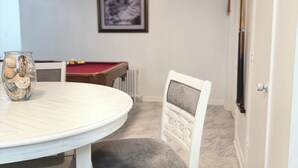 Dining - DC Getaway: Cozy 4BR Oasis by Metro & Airports (Arlington)