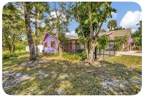 Exterior - 2-bedroom Tropical Resort (Fort Pierce)