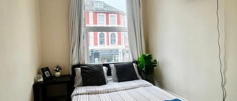 2 bedrooms