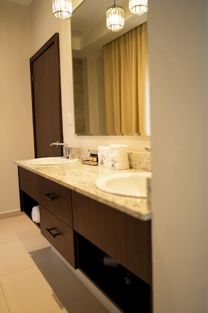 Ảnh chưa phân loại, 4 trong số 31 ảnh, nút