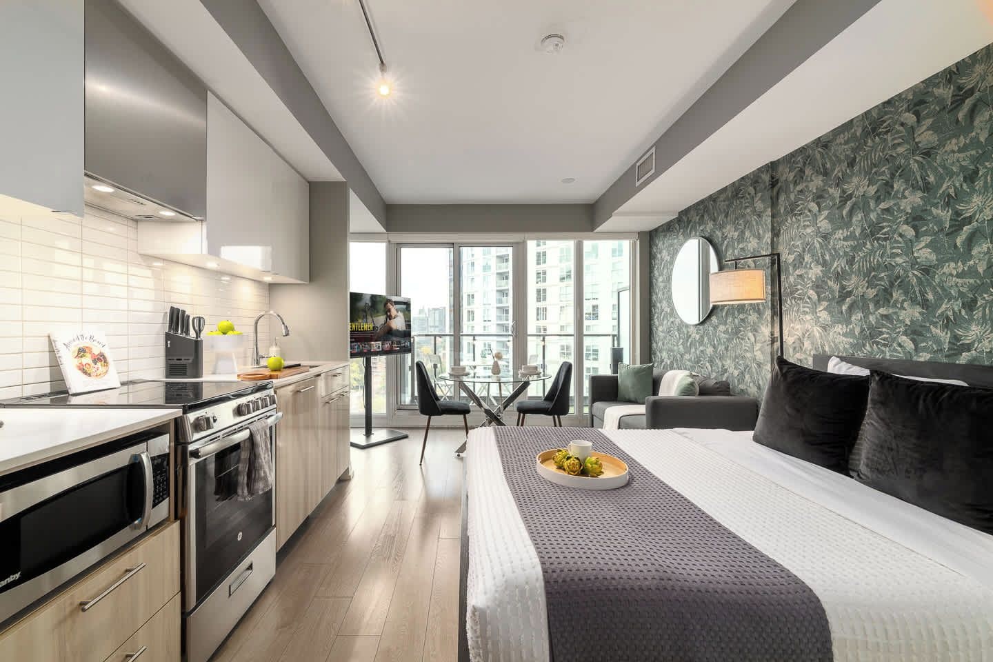 Downtown Studio w Balcony Steps to Eaton Centre | Parking Available