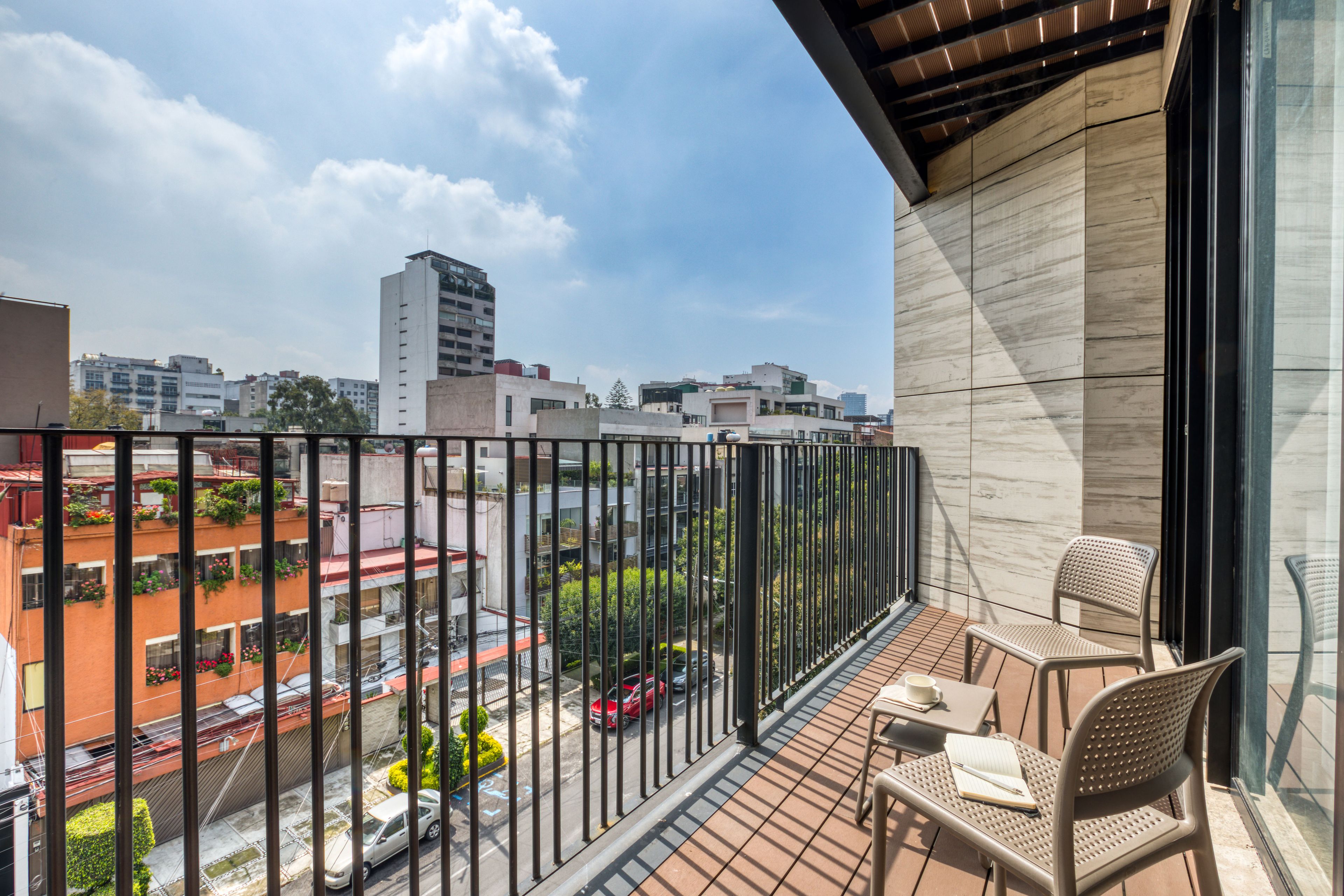 Apartamento superior, balcón, vistas a la ciudad | Vistas desde la habitación