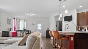 Unclassified image, 5 of 27, button - Spacious 5-bedroom house in awesome Seguin with EV charger and gym (Seguin)
