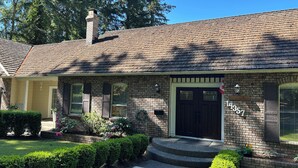 Exterior - Song • Pinecrest Manor | Forest & Pond (Surrey)